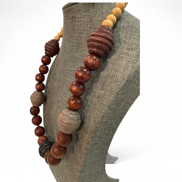 🌿 Vintage Chunky Wooden Bead Statement Necklace - Picture 2 of 3